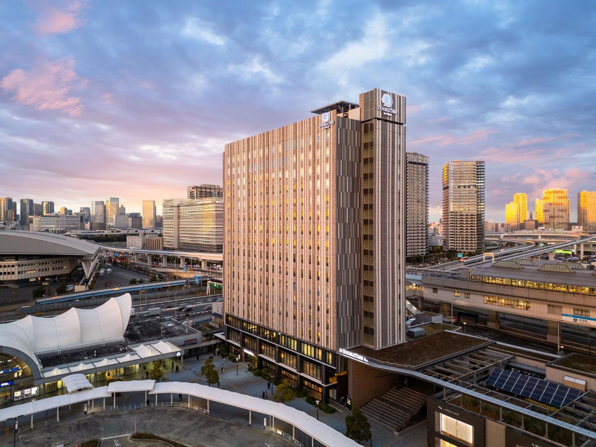 Отель Doubletree By Hilton Tokyo Ariake Экстерьер фото